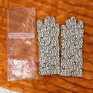 Aris Women's Black and Cream Patterned Gloves vintage Soft/lightweight